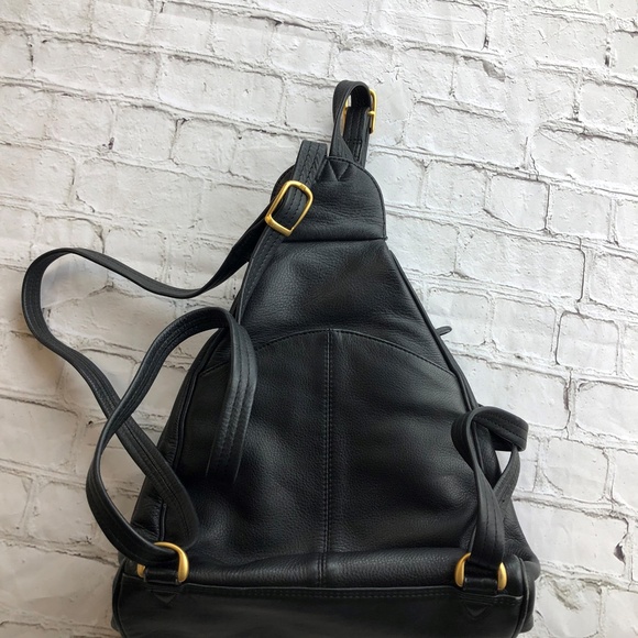 ili adjustable strap leather backpack